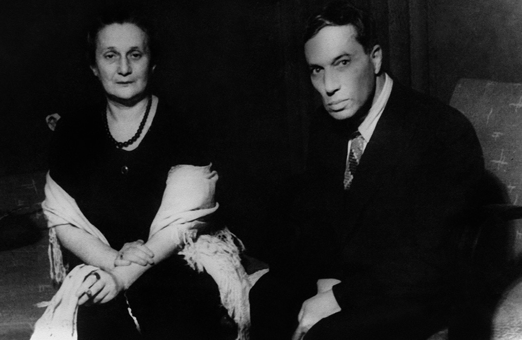Анна Ахматова и Борис Пастернак на вечере в Политехническом музее, 1946 год. Собрание семьи Пастернаков